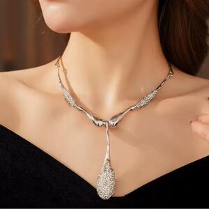 Solanales Crystal Teardrop Collar Necklace Silver Alexis Bittar STYLE N13